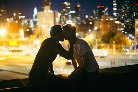 Famous americans, well-built Boomer Banks and stud Michael Delray in hot interracial ass bang outdoor