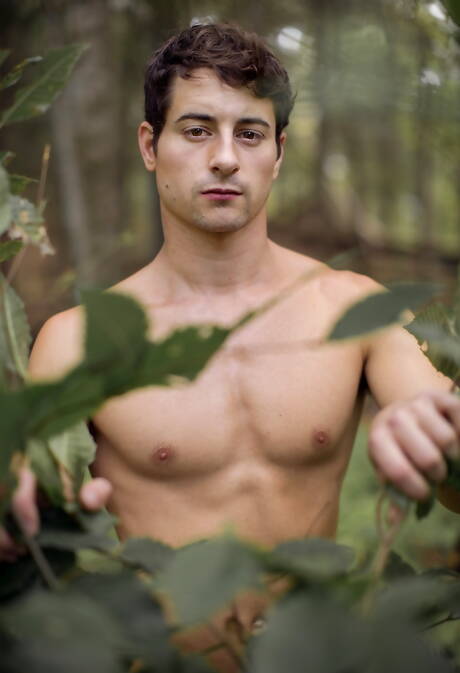 Two american dudes strongman Ricky Roman and superstud Taylor Reign fuck ass after blowjob at pool