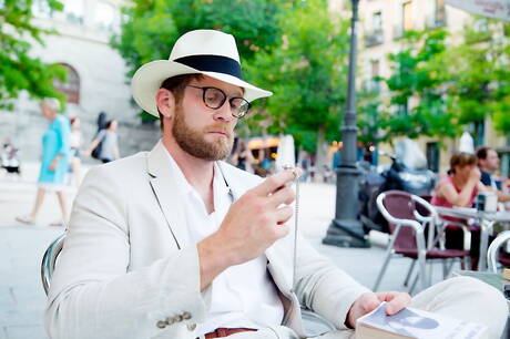 Due ragazzi americani, il ben fatto Calvin Banks e il lontre Colby Keller, in una bollente azione omosessuale all