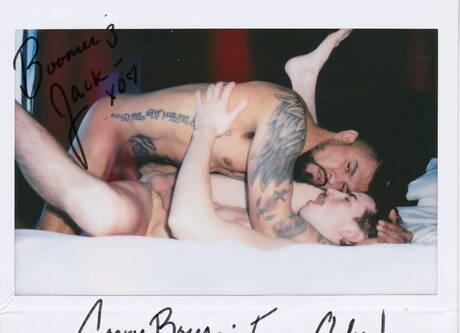 I due bei ragazzi americani Boomer Banks e Jack Hunter si divertono in un bollente sesso anale interrazziale