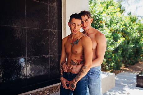 Heiße Amerikaner, Superhengst Jack Hunter und stämmiger Typ Vincent Oreilly bei heißem Arschfick im Freien