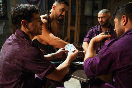 Arad WinWin, Dato Foland, Francois Sagat, Levi Karter auf seltenen BTS-Fotos