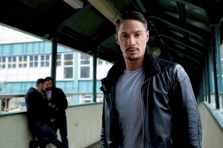 I ragazzi sexy Arad Winwin, Boomer Banks e Skyy Knox si succhiano e si scopano a vicenda all