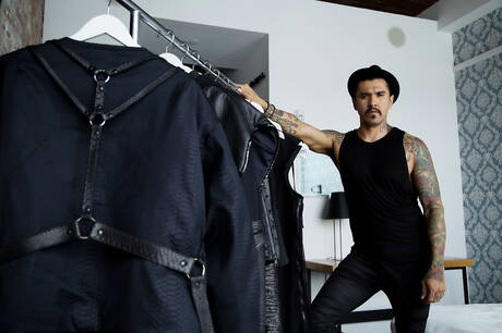 Cocky Boys: Nice american buddies hunky guy Boomer Banks and superstud Calvin Banks fuck after dick sucking