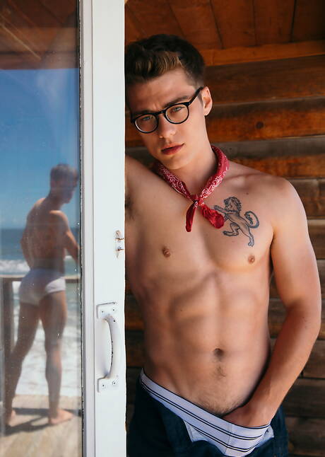 Pretty american guys beefy Blake Mitchell and young boy Hayden Brier in hot ass fuck action outdoor