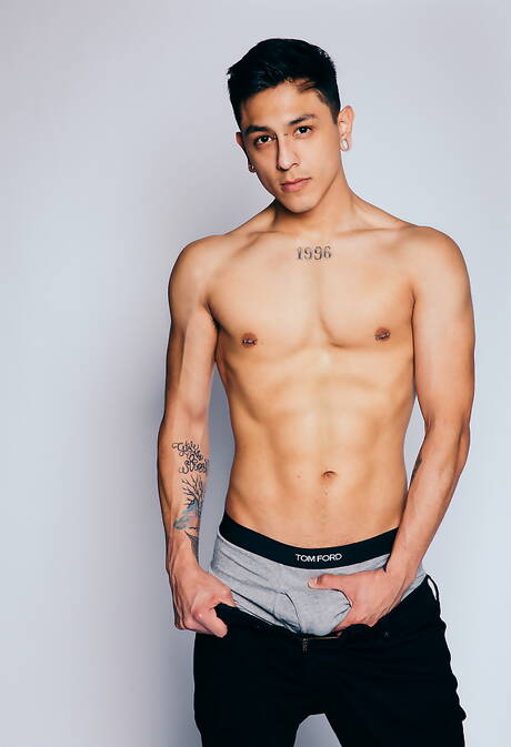 Cocky Boys: Beefcake Damian Grey and latin beautiful boy Mateo Vice fuck ass after blowjob