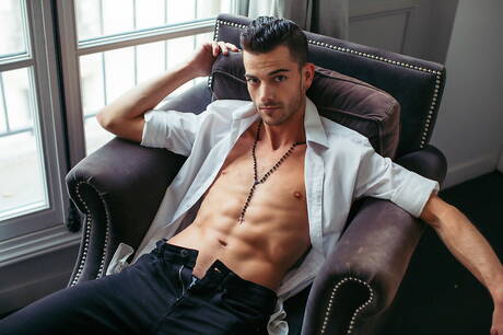 Wydra amerykańska Cory Kane i muskularny Damian Grey w gorącym seksie analnym