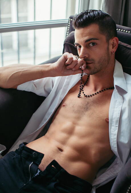 American otter Cory Kane and beefcake Damian Grey in hot anal sex