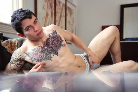 Heiße amerikanische Jungs Muskelprotze Clark Davis und Hunk Taylor Reign schlugen sich gegenseitig mit Fisting