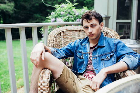 Il bel ragazzo americano Cole Claire e il bel ragazzo Levi Karter si fanno un culo all