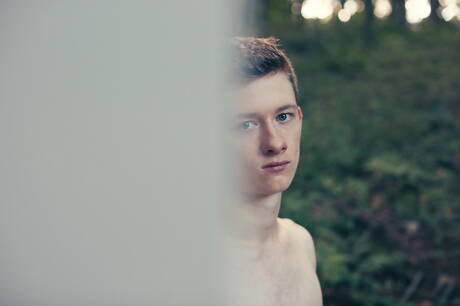 Il muscoloso Felix Maze e la muscolosa americana Taylor Reign fanno sesso anale all