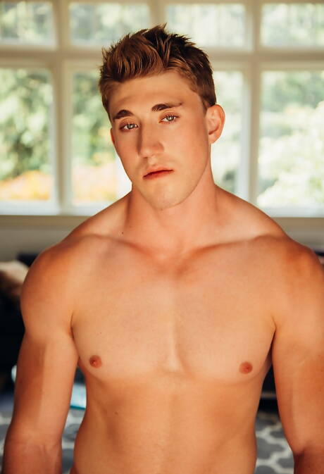 Sexy Amerikaner, der kräftige Cade Maddox und der Hengst Wess Russel in einer heißen Homosexuellenszene