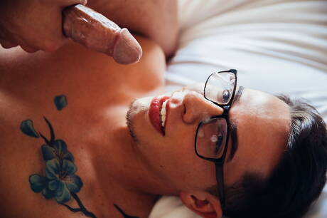 Pretty american boys well-built Dante Colle and hunky guy Vincent Oreilly have anal sex in bathroom