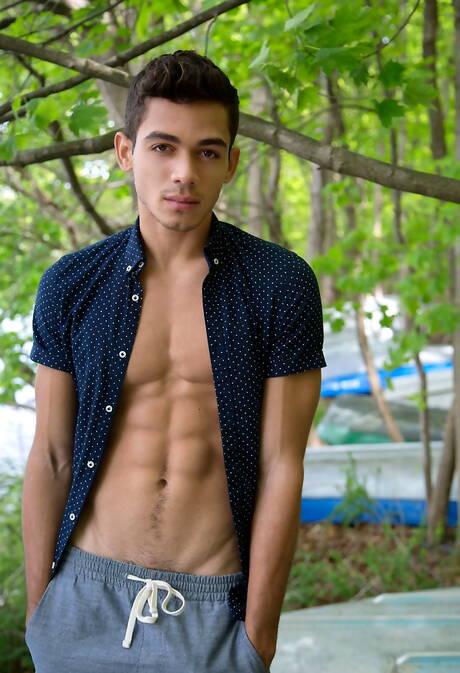 Latino hunky guy Ashton Summers and canadian hunky guy Carter Dane in hot homosexual action outdoor