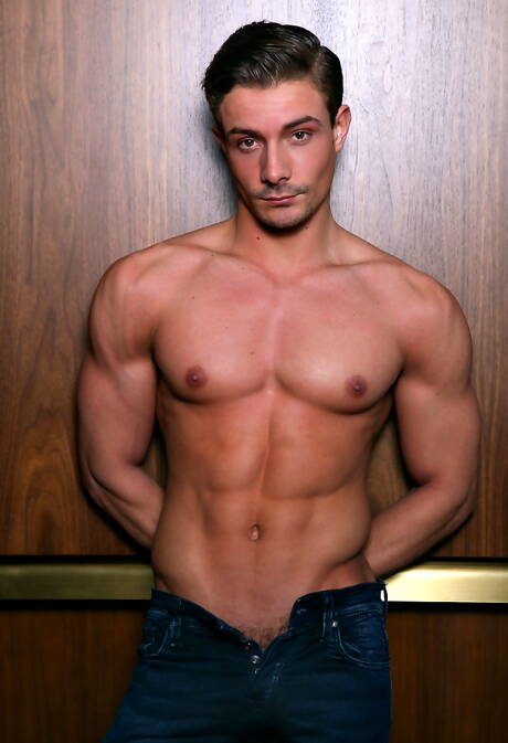 Cocky Boys: Canadian tough guy Carter Dane and canadian husky guy Gabriel Clark love each other