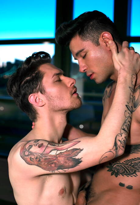 Cocky Boys: Hot americans, beefcake Ricky Roman and young dude Zak Bishop in hot ass fuck action