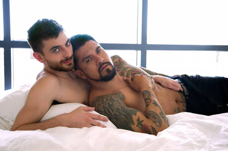 Two american guys superstud Boomer Banks and beautiful boy Dillon Rossi have a hot sex in bath