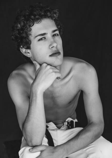 Deux mecs américains, le jeune Ben Masters et le minet Sean Ford, se sont baisés