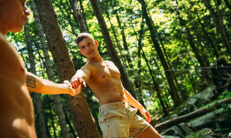 美國帥哥Austin Avery和帥哥Troy Accola在泳池邊激情