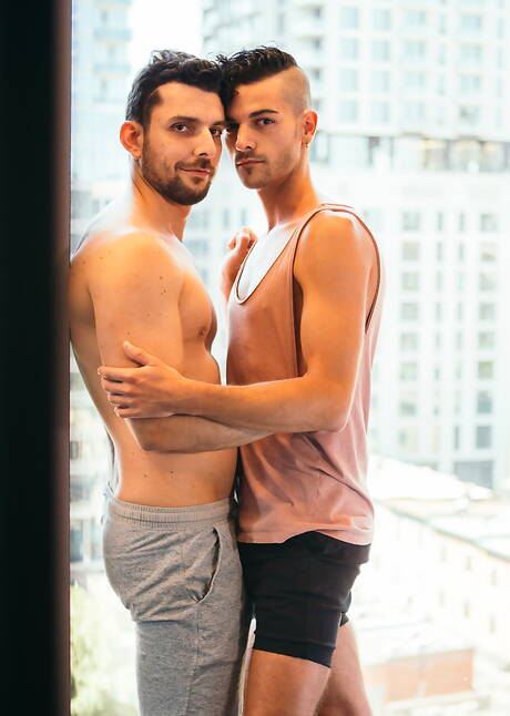 American hairy stud Cory Kane and beefy Freddie Daze in hot homosexual scene