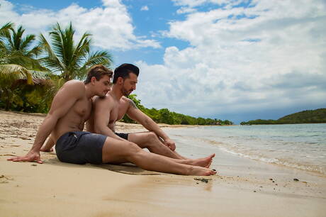 加拿大硬漢Carter Dane和拉丁超級帥哥Jimmy Durano在海灘上激情激情