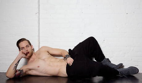 美國帥哥超級帥哥雅各布·拉德 (Jacob Ladder) 和漂亮男孩泰特·漢森 (Tayte Hanson) 享受火熱的情侶性愛