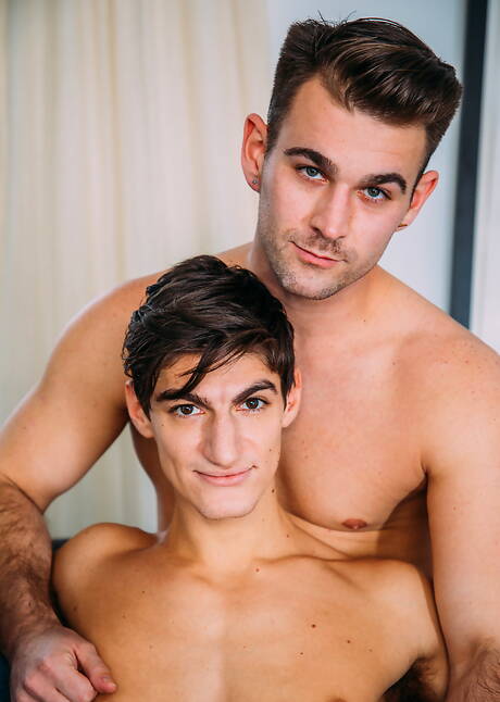 Amerikaanse sterren, stoere kerel Aiden Ward en gespierde Declan Blake in een hete kontneuk