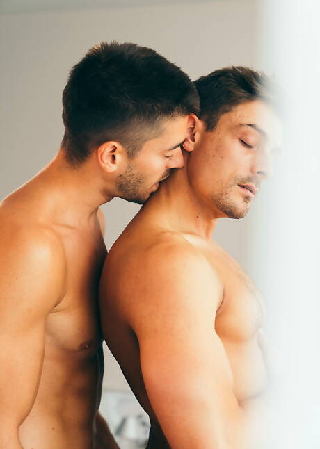 カナダのストロングマン、カーター・デーンとストロングマン、ラファエル・ルイスが熱い同性愛アクションを繰り広げる