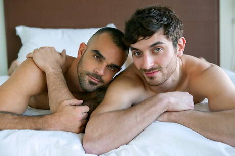 American stars hunk Damien Crosse and young Dillon Rossi fuck ass after sucking cock