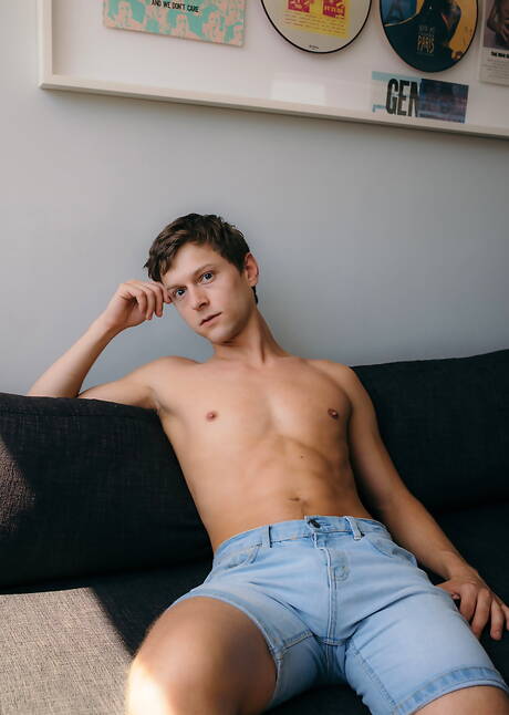 兩個美國男孩 Austin Avery 和 Tayte Hanson 在熱水淋浴中互相吸吮和操弄