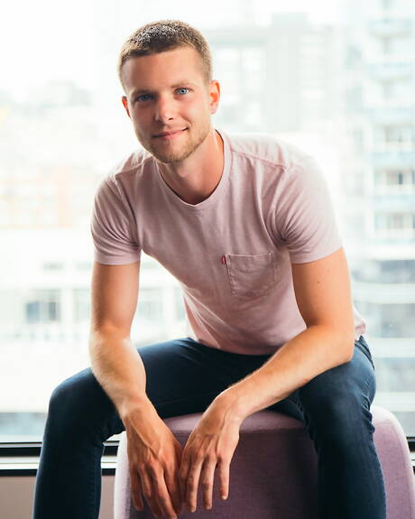 加拿大帥哥 Benjamin Blue 和加拿大硬漢 Manuel Skye 拳交