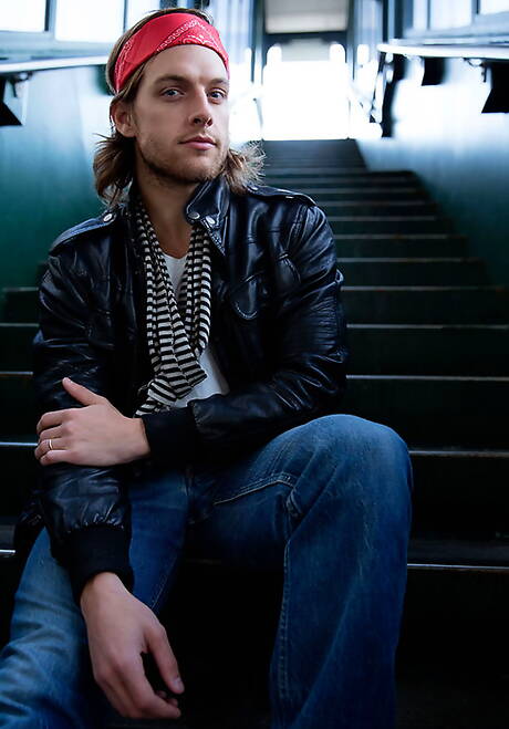 Levi Karter, Levi Michaels, Liam Riley y Tayte Hanson en una recopilación de fotos poco comunes