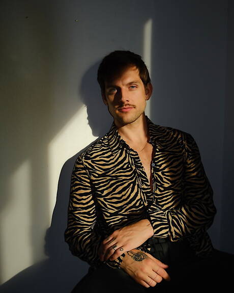 Well-built Lucas Champagne and american young boy Tayte Hanson in hot homosexual action outside