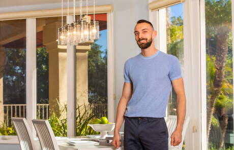 アメリカの力持ちダンテ・コレとジョニー・Bがお風呂で愛し合う