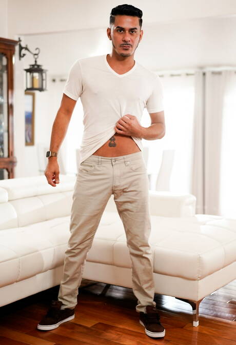 Icon Male: Two american guys muscular Pierce Paris and beefy Cesar Xes in hot ass fuck action