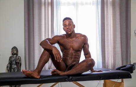 Znani Amerykanie, przystojniak Deangelo Jackson i twardziel Liam Cyber obnażają się i pokazują tyłek na zewnątrz