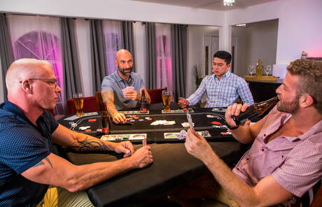 リンク、ライアン、ドリュー・セバスチャン、クラーク・デイビスが男同士の乱交に興じる