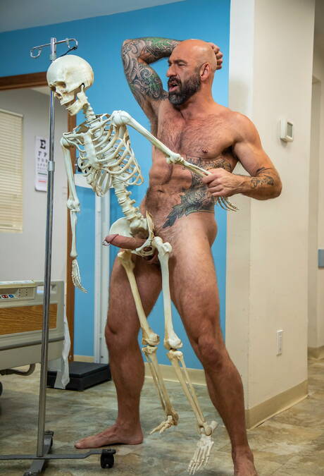 Icon Male: Famous americans, mature bear Drew Sebastian and hairy stud Jack Vidra in hot ass bang