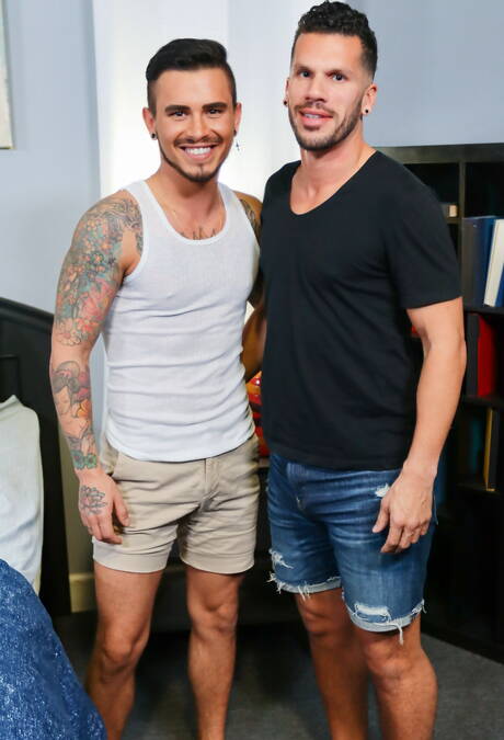 Pretty american boys well-built Seth Knight and stud Marco Lorenzo fuck after dick sucking