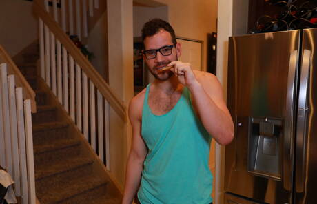 Die amerikanischen Pornostars Aston Springs und Angel Ventura haben Analsex im Freien