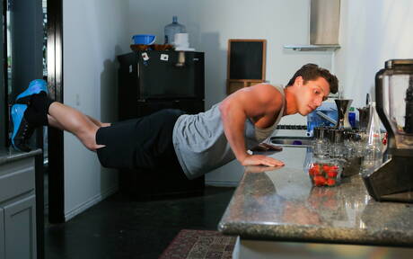 Paul Canon, Michael Del Ray, Jack Hunter, JJ Knight, Pierce Paris in einer Sexszene aus Next Door Studio