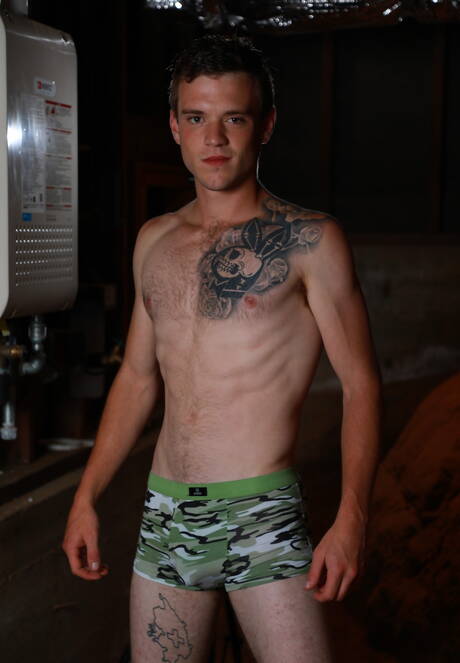 Hot american dudes beefcake Scott Finn and hunky guy Daniel Greene have a hot sex