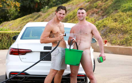 American strongman Carter Woods and british husky guy Michael Boston drilling an ass outside