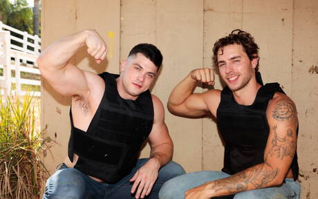 美國肌肉男Carter Woods和Collin Simpson在戶外操逼