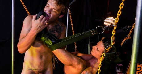 Next Door Studios: American stars beefy Scott Finn and strongman Dakota Payne have a good sex with fisting