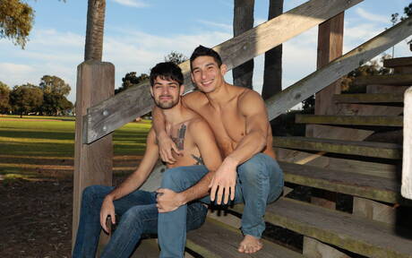 Pretty american boys otter Leeroy Jones and hunky guy Jim Fit have a hot couple sex outside