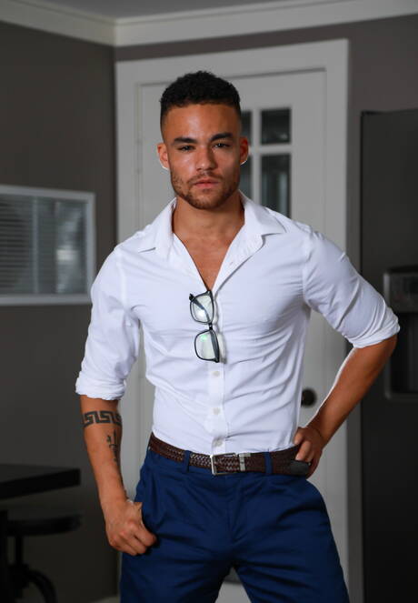 Słynni Amerykanie, umięśniony Roman Todd i superogier Beaux Banks obciągają i ruchają się nawzajem na świeżym powietrzu