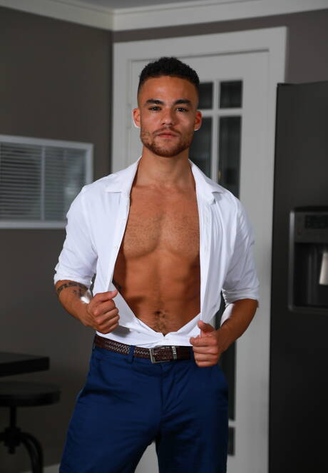 Słynni Amerykanie, umięśniony Roman Todd i superogier Beaux Banks obciągają i ruchają się nawzajem na świeżym powietrzu