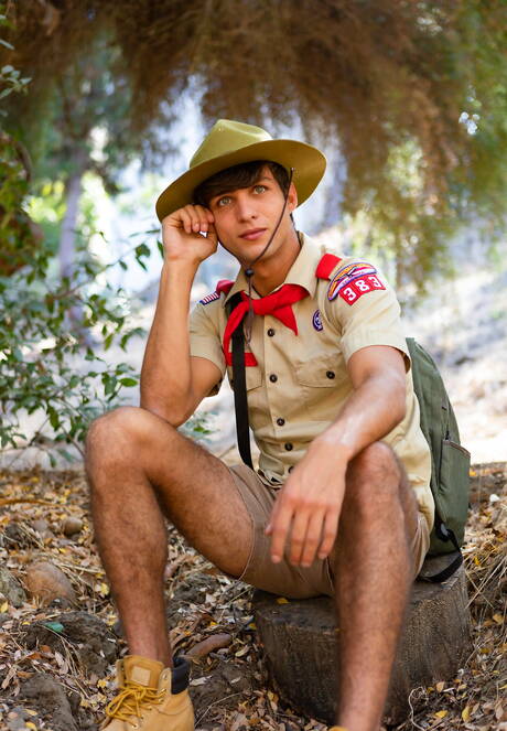 Next Door Studios: Two american boys hunky guy Elliot Finn and superstud Brandon Anderson love each other outside