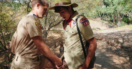 Zwei amerikanische Jungs, der attraktive Elliot Finn und der Superhengst Brandon Anderson, lieben sich draußen